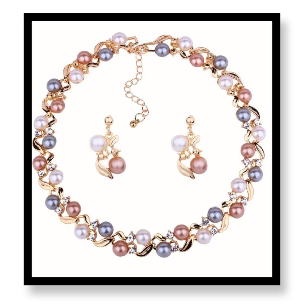 (New in Package)Elegant Gold and Pearl Jewelry Set